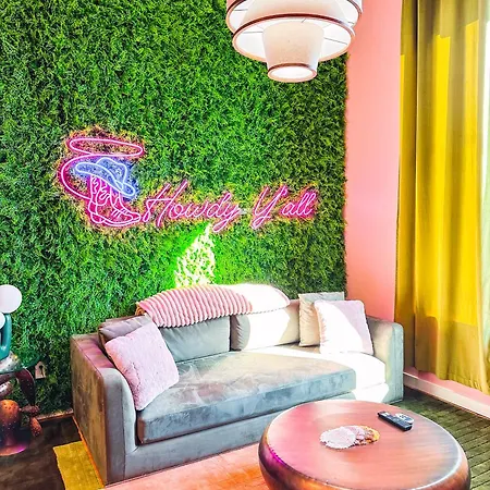 Southwestern - Luxe Boutique Stay Mins to Broadway